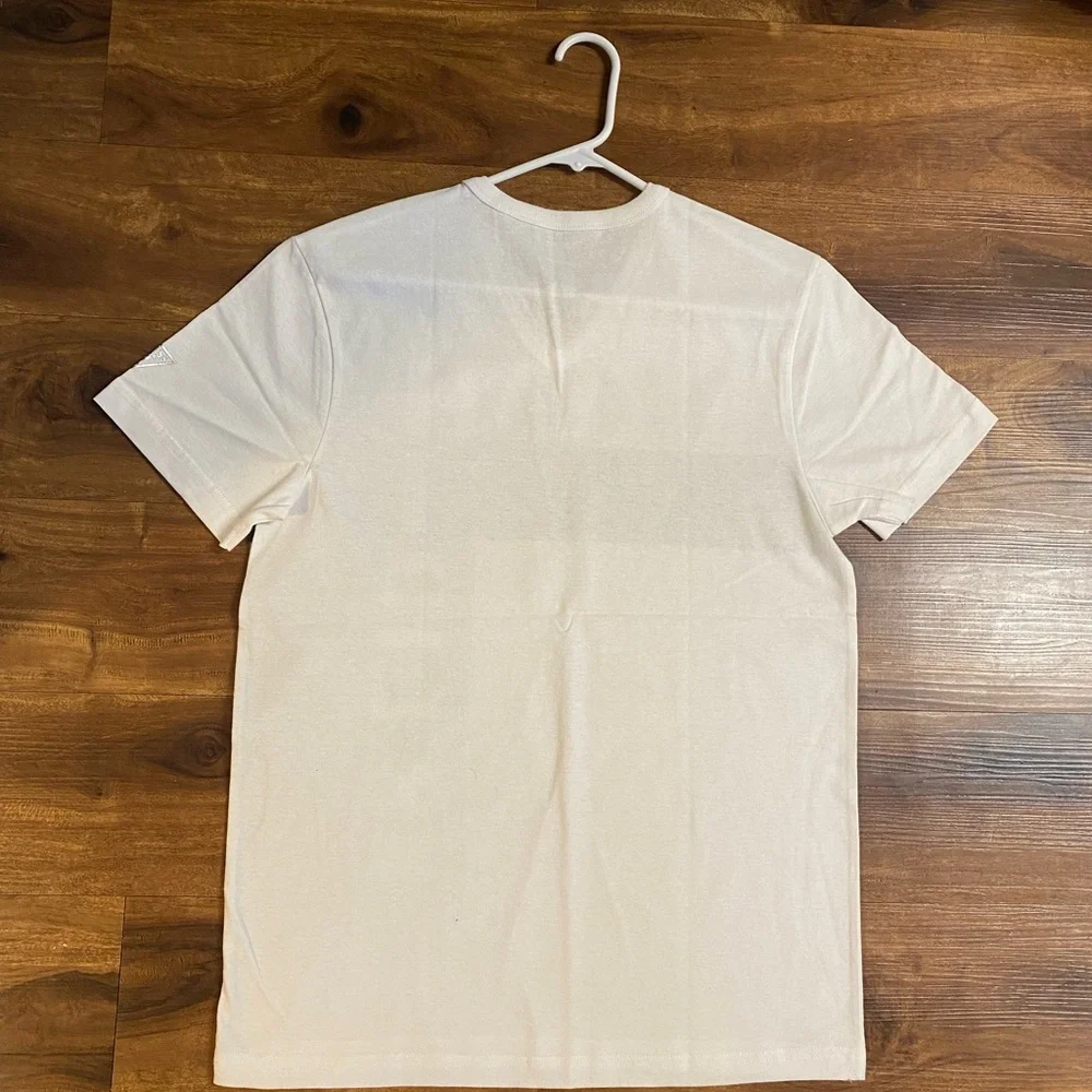 GUESS Men’s White, Gray & Black Roman Numeral V‑Neck Tee - Picture 4 of 4